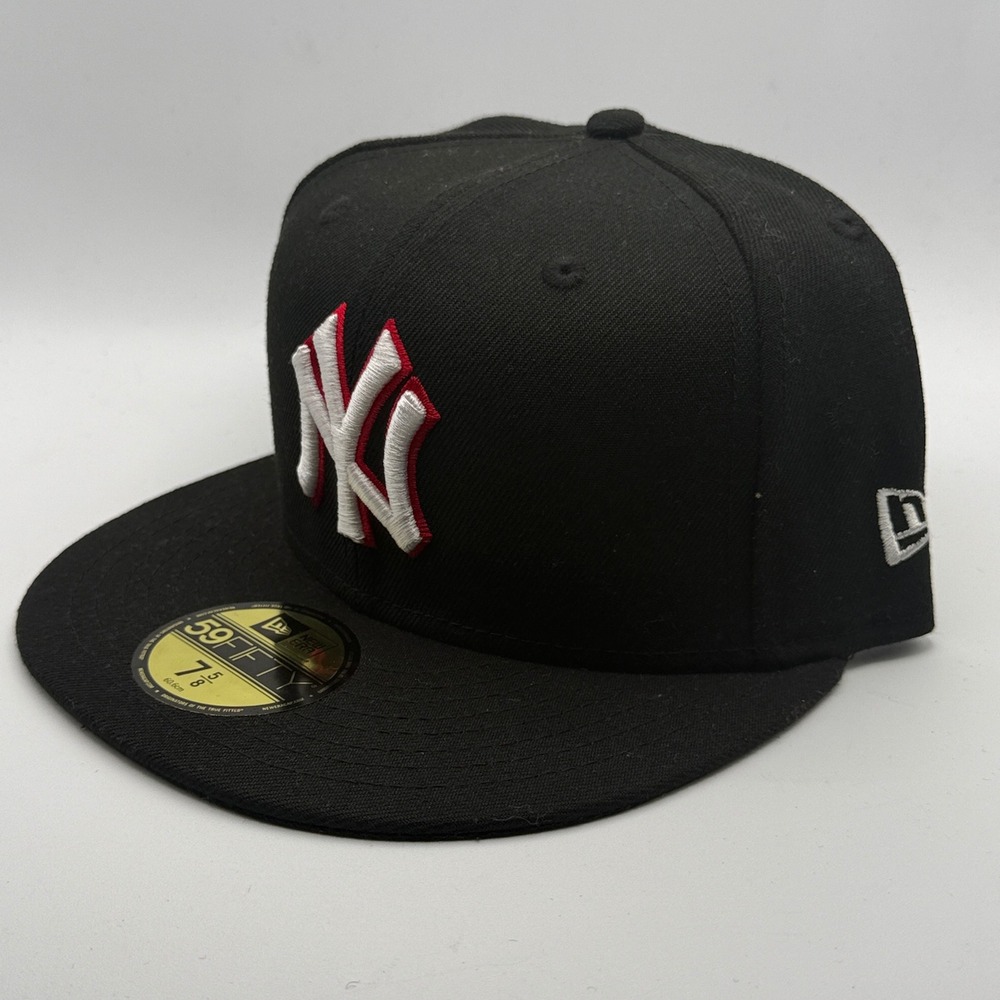 New Era 59FIFTY New York Yankees Fitted Hat Black White Red Size 7 5/8 MLB Cap